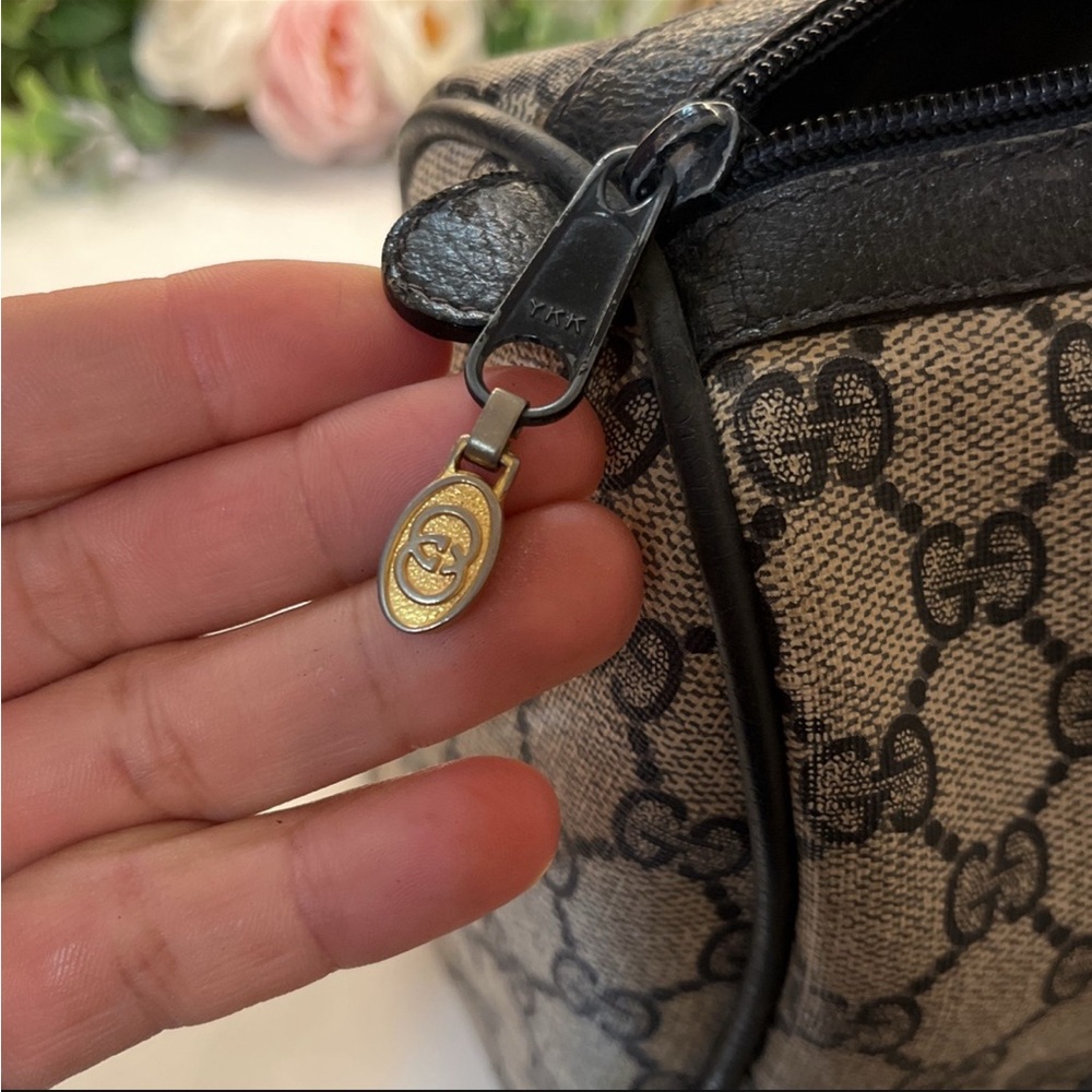 Gucci Beige and Black Satchel with Red Accent - Picture 6 of 11